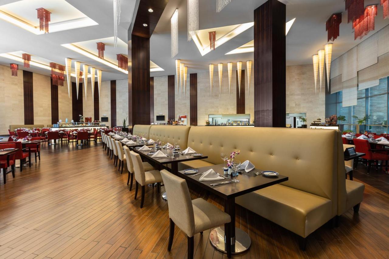Crowne Plaza Riyadh - Rdc Hotel & Convention By Ihg Dış mekan fotoğraf The restaurant