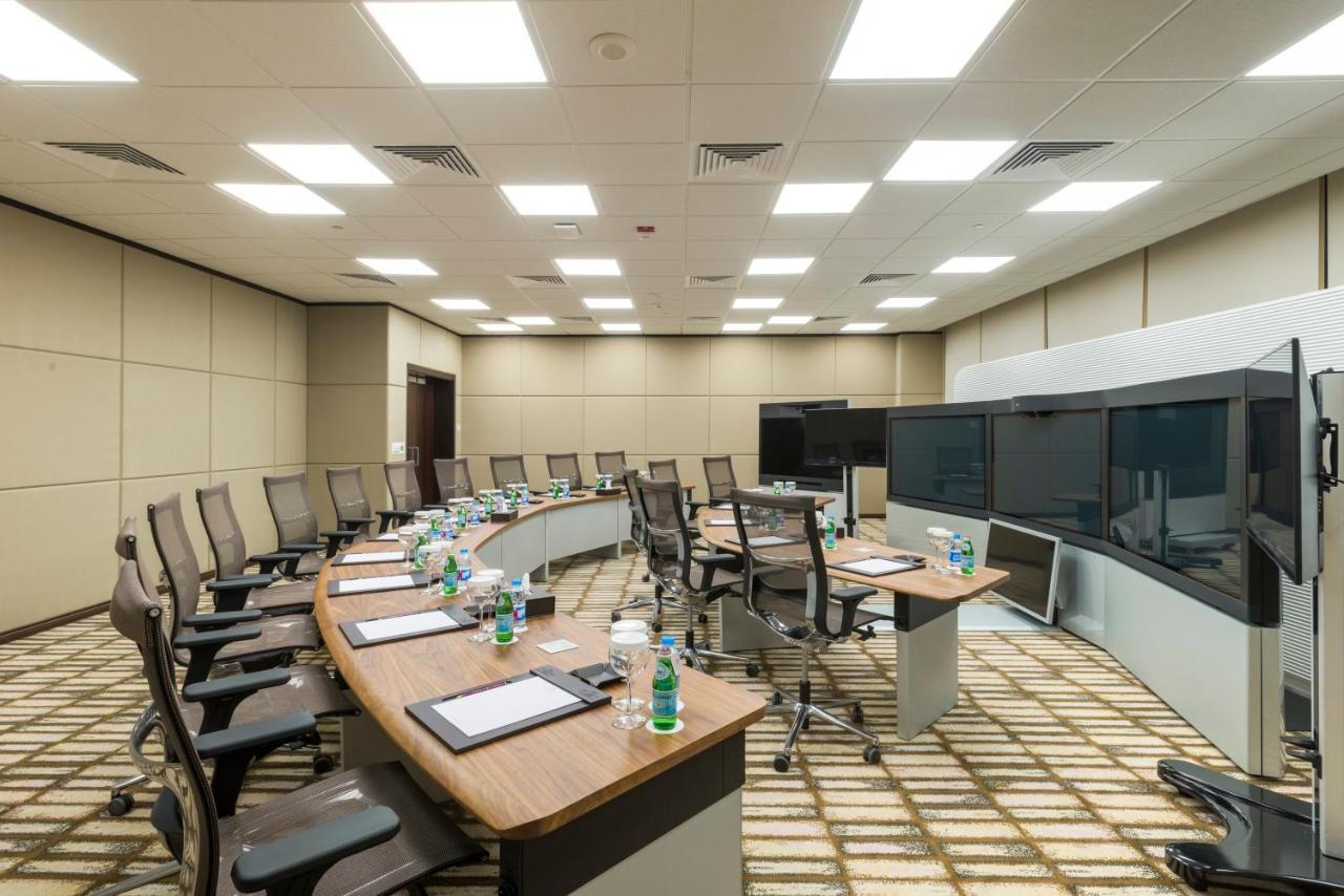 Crowne Plaza Riyadh - Rdc Hotel & Convention By Ihg Dış mekan fotoğraf Meeting room