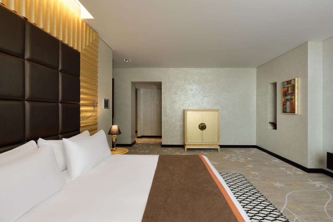 Crowne Plaza Riyadh - Rdc Hotel & Convention By Ihg Dış mekan fotoğraf A bedroom at the hotel