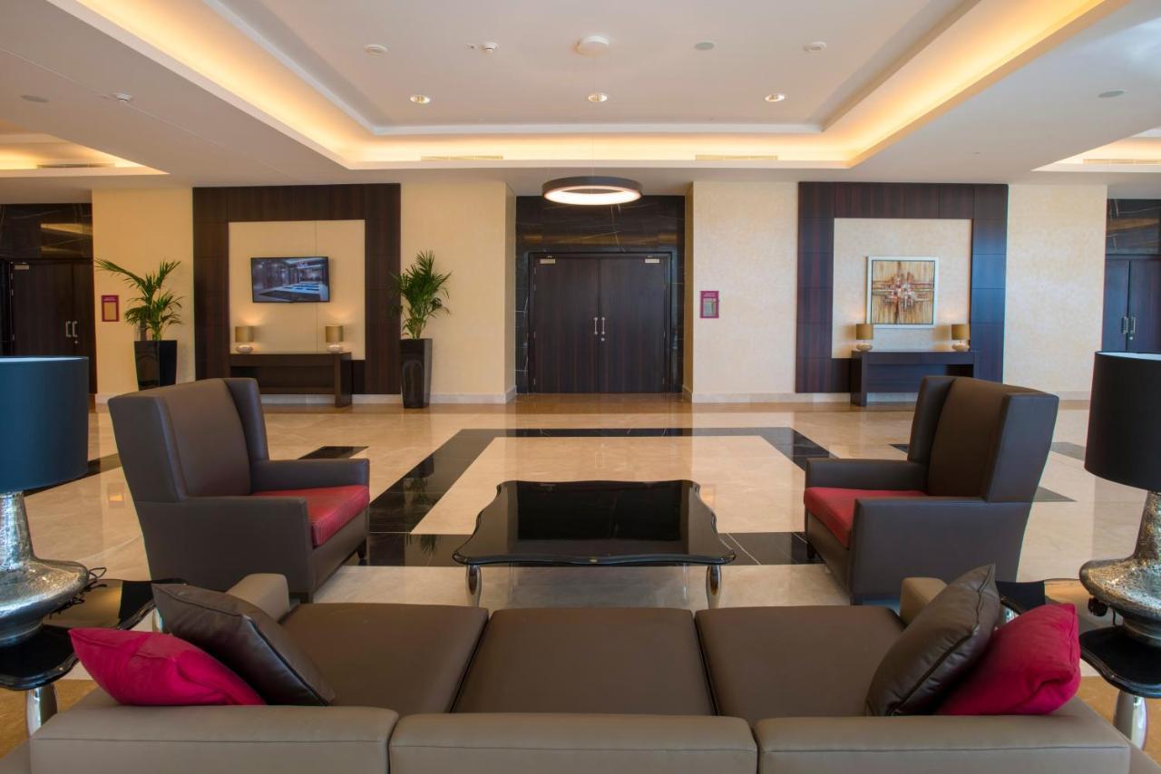 Crowne Plaza Riyadh - Rdc Hotel & Convention By Ihg Dış mekan fotoğraf The lobby of the hotel