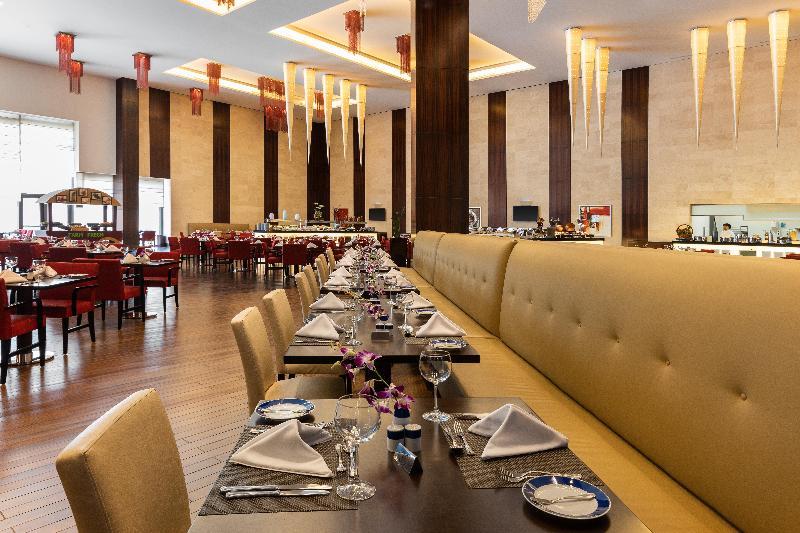 Crowne Plaza Riyadh - Rdc Hotel & Convention By Ihg Dış mekan fotoğraf The restaurant