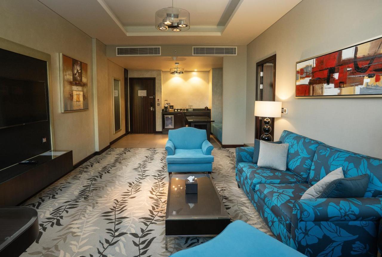 Crowne Plaza Riyadh - Rdc Hotel & Convention By Ihg Dış mekan fotoğraf A suite at the hotel